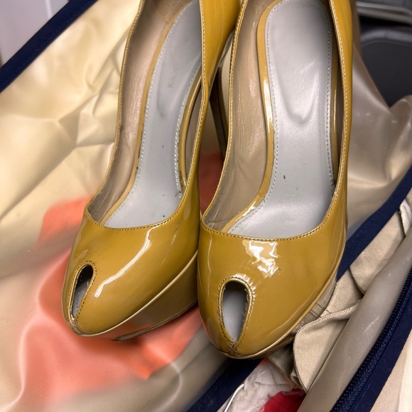 Sergio Rossi pumps size 37-7. Made in 🇮🇹 💯 % authentic. - Picture 2 of 6